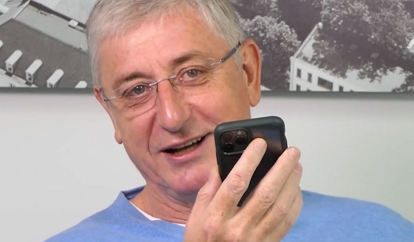 Gyurcsány Ferenc telefonbetyárkodott: ügyes tréfát eszelt ki, hogy megviccelje kollégáit